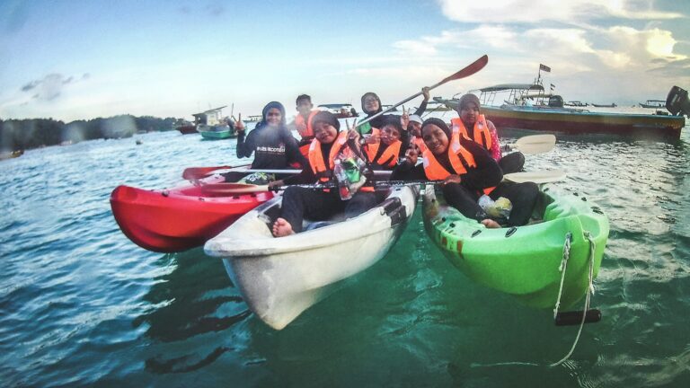 Perhentian kids on kayak patrol